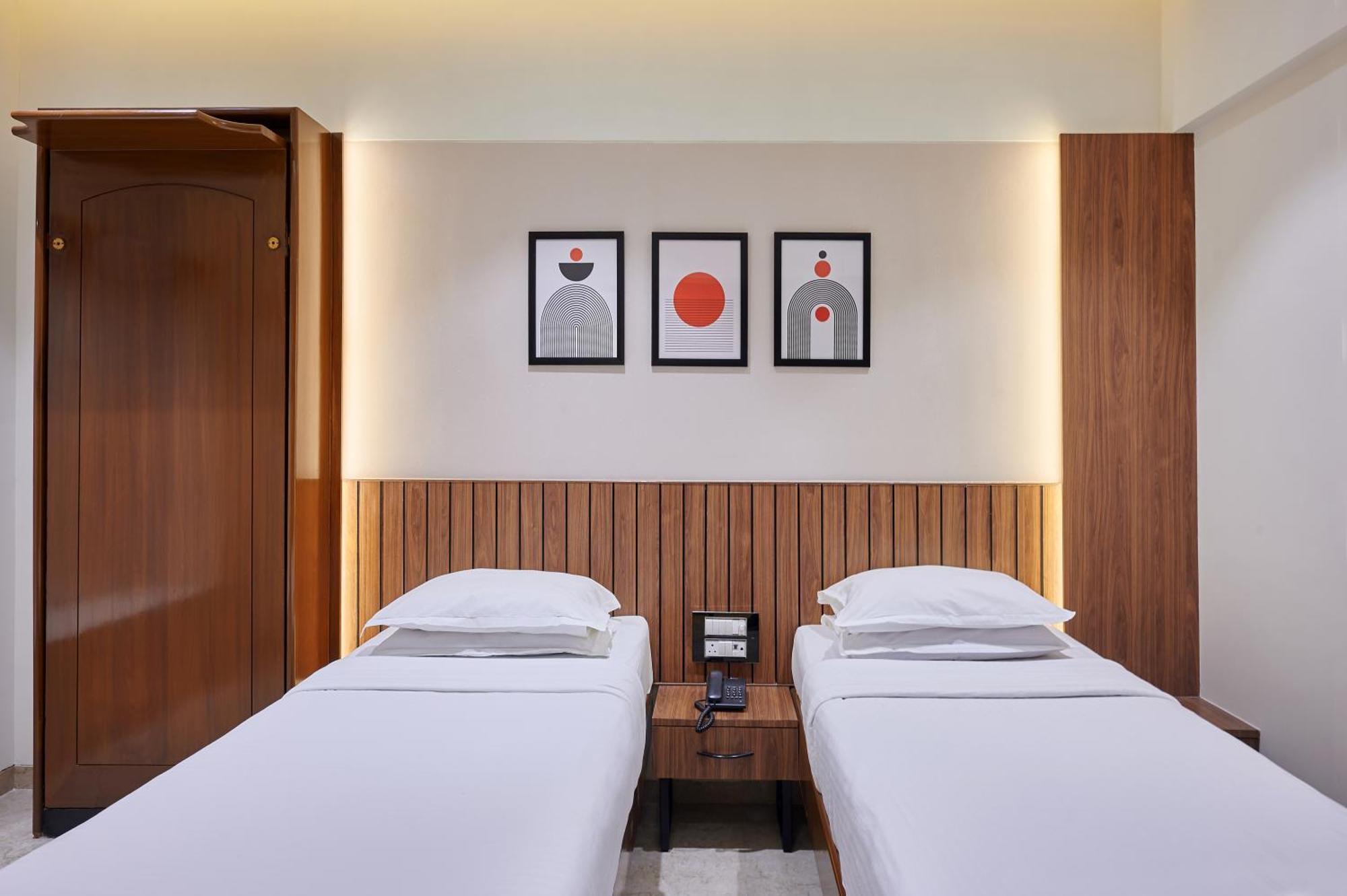 Hotel Karl Residency — Photos 2